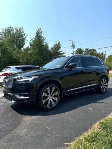 Black Volvo XC90 clean and glossy after a full detail